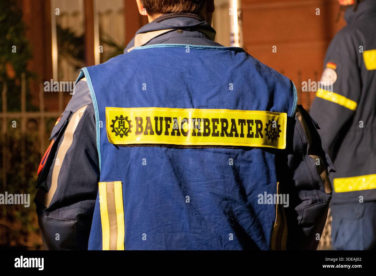 Baufachberater des Technischen Hilfswerk (THW) bei einem Einsatz in Mainz. Stock Photo