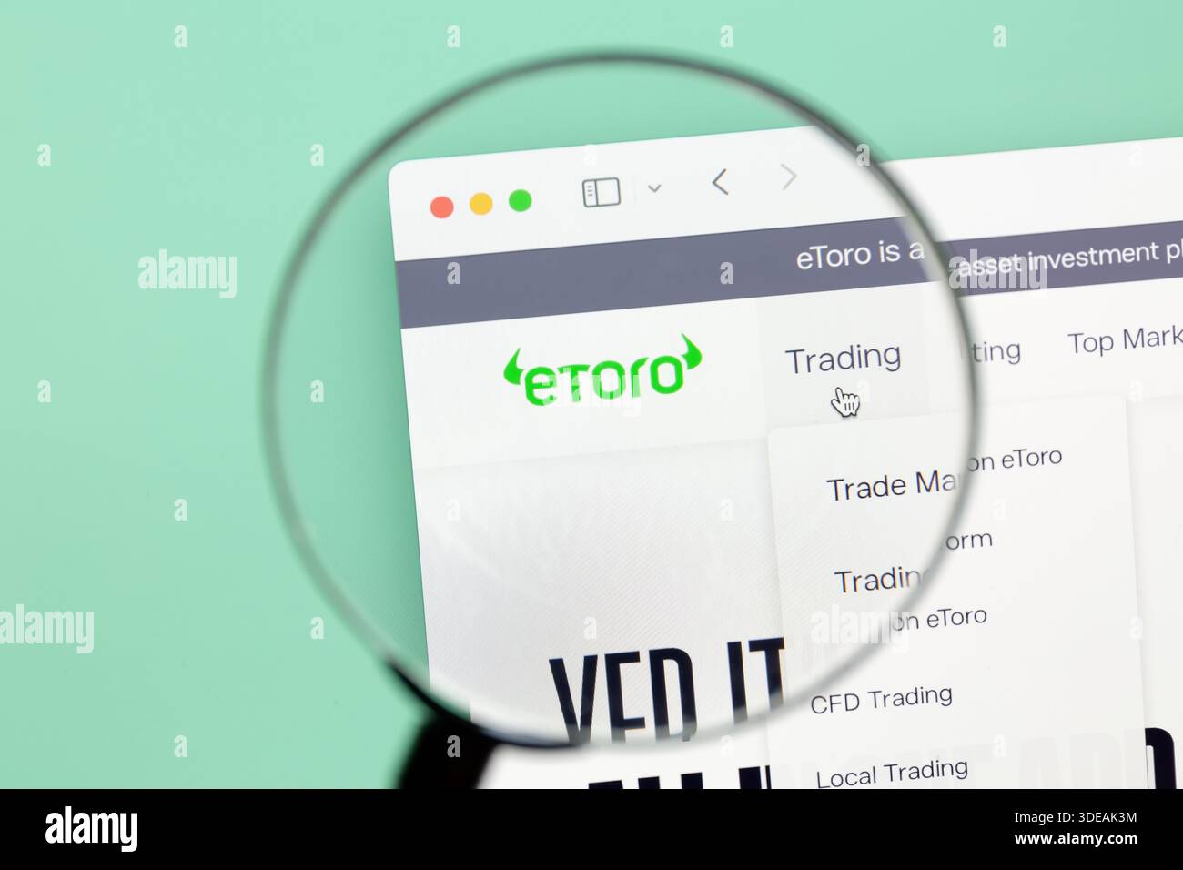 Ostersund, Sweden - Jan 6, 2026: eToro website. Stock Photo