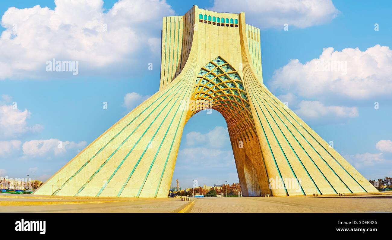 Persian monumental architecture hi-res stock photography and images - Alamy