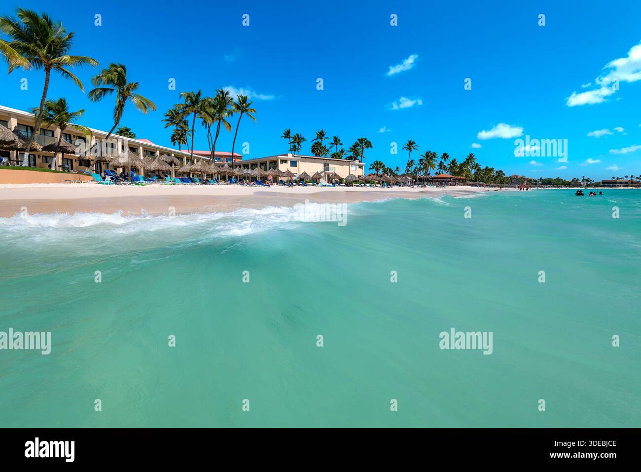 Sandy beach turquoise ocean waves hi-res stock photography and images ...