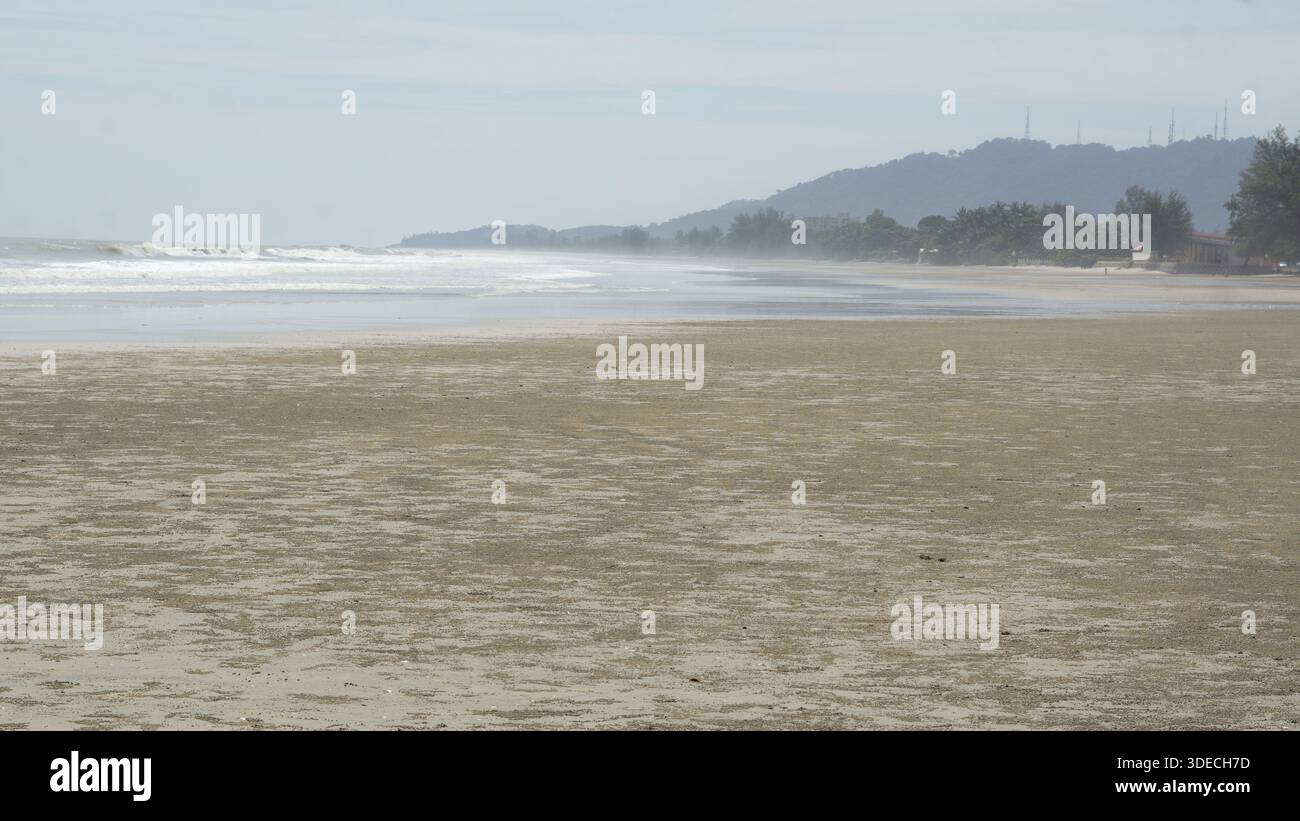Serene empty beach gentle waves hi-res stock photography and images - Alamy