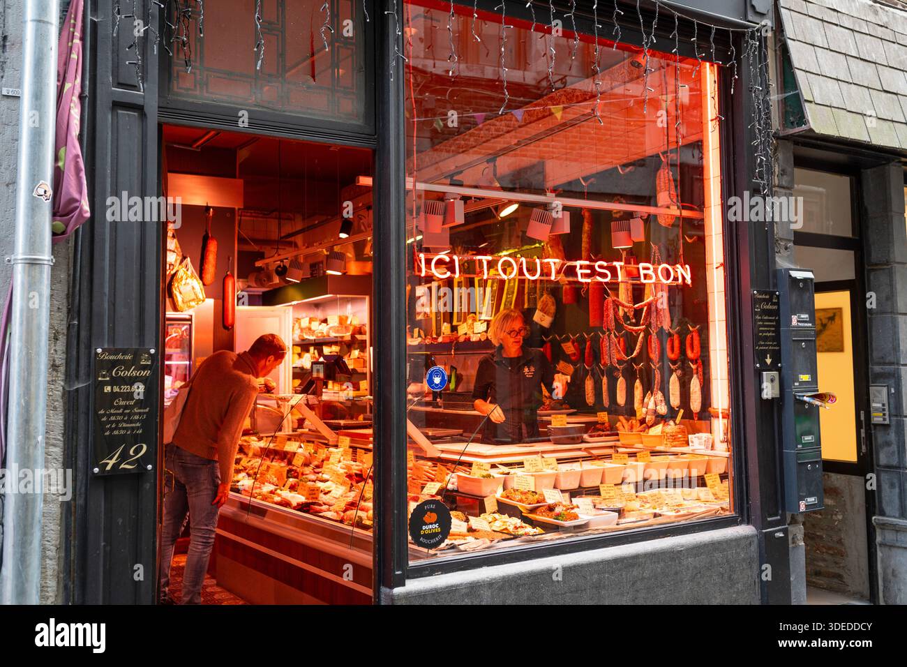 Old fashioned butcher shop hi-res stock photography and images - Alamy