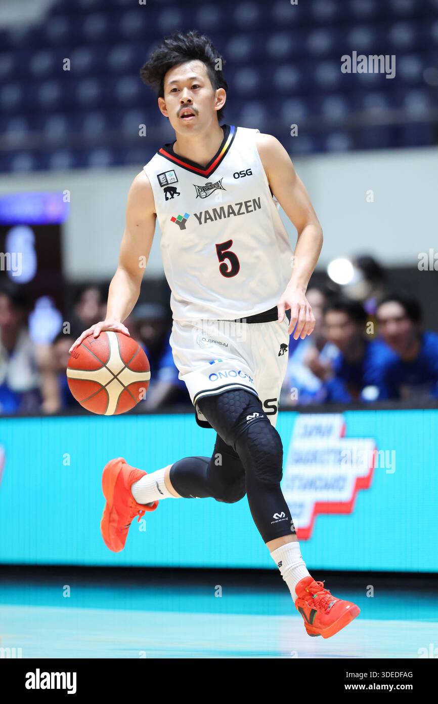 st Yoyogi Gymnasium, Tokyo, Japan. 7th Jan, 2026. Sota Oura (Neo Phoenix), JANUARY 7, 2026 - Basketball : Emperor's Cup Basketball 2025-26 Final Round 2nd Round match San-En Neo Phoenix - Nippon Sport Science University at 1st Yoyogi Gymnasium, Tokyo, Japan. Credit: YUTAKA/AFLO SPORT/Alamy Live News Stock Photo