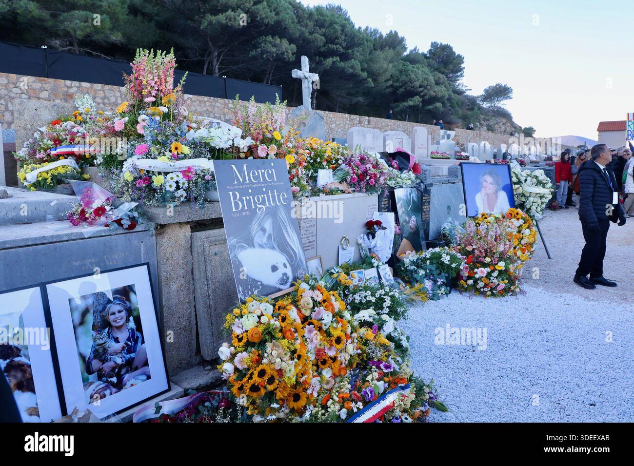 CYRIL HIELY MAXPPP 7 1 2026 OBSEQUES DE BRIGITTE BARDOT A SAINT CYRIL HIELY MAXPPP 7 1 2026 OBSEQUES DE BRIGITTE BARDOT A SAINT