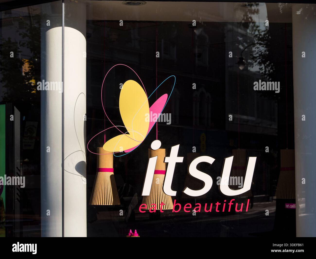 Japanese noodle bar hi-res stock photography and images - Alamy