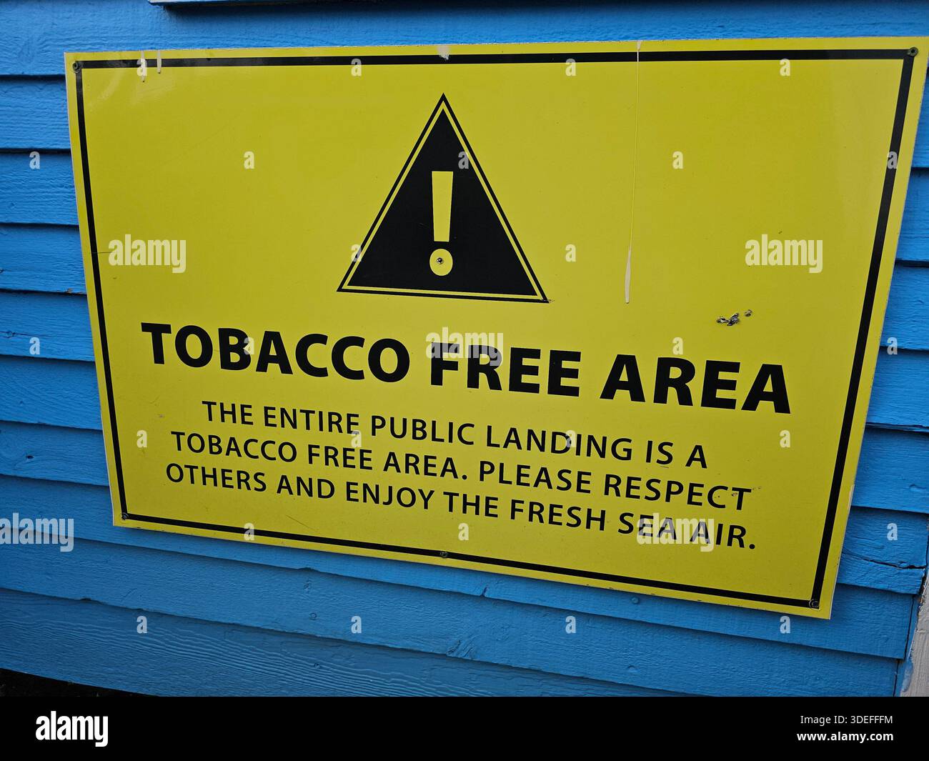 tobacco landing Tobacco free sign hi-res stock photography and images