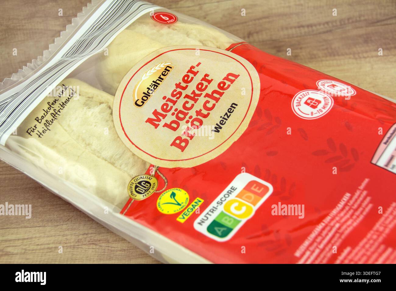 Meisterbäcker Weizen Brötchen von Goldähren für den Backofen Stock Photo