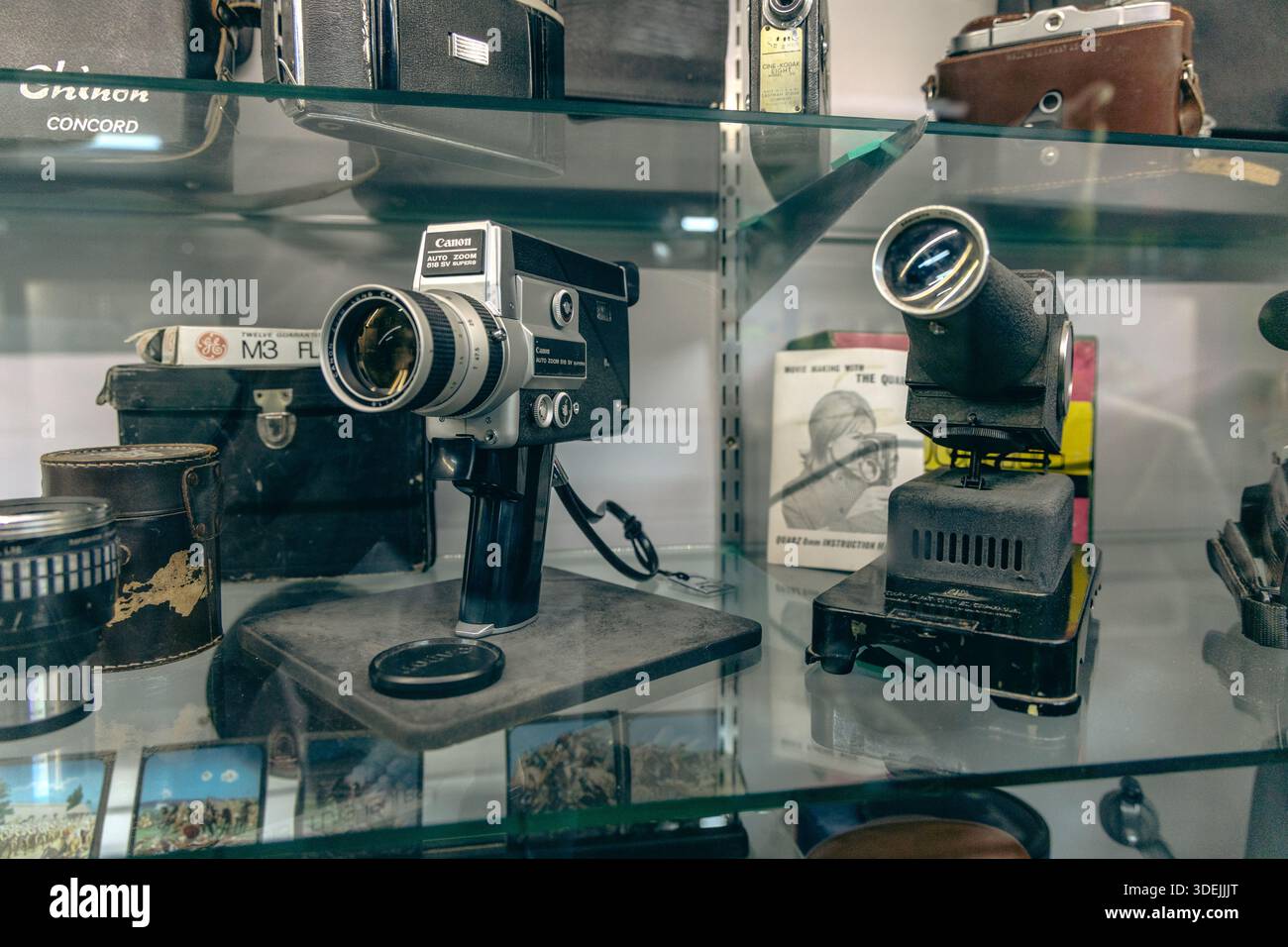 Canon auto zoom 814 hi-res stock photography and images - Alamy