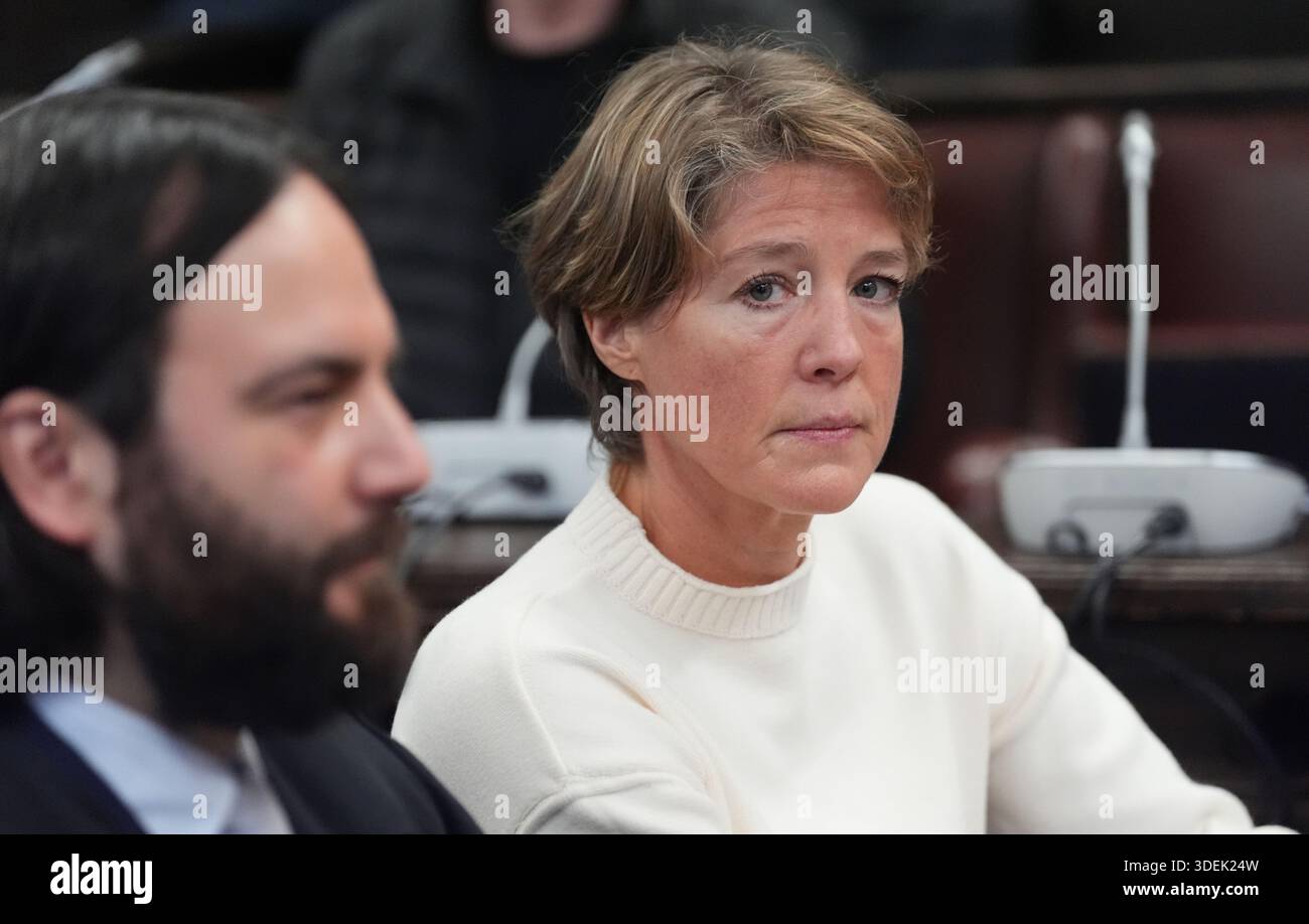 08 January 2026, Hamburg: Christina Block (r), German restaurateur and ...