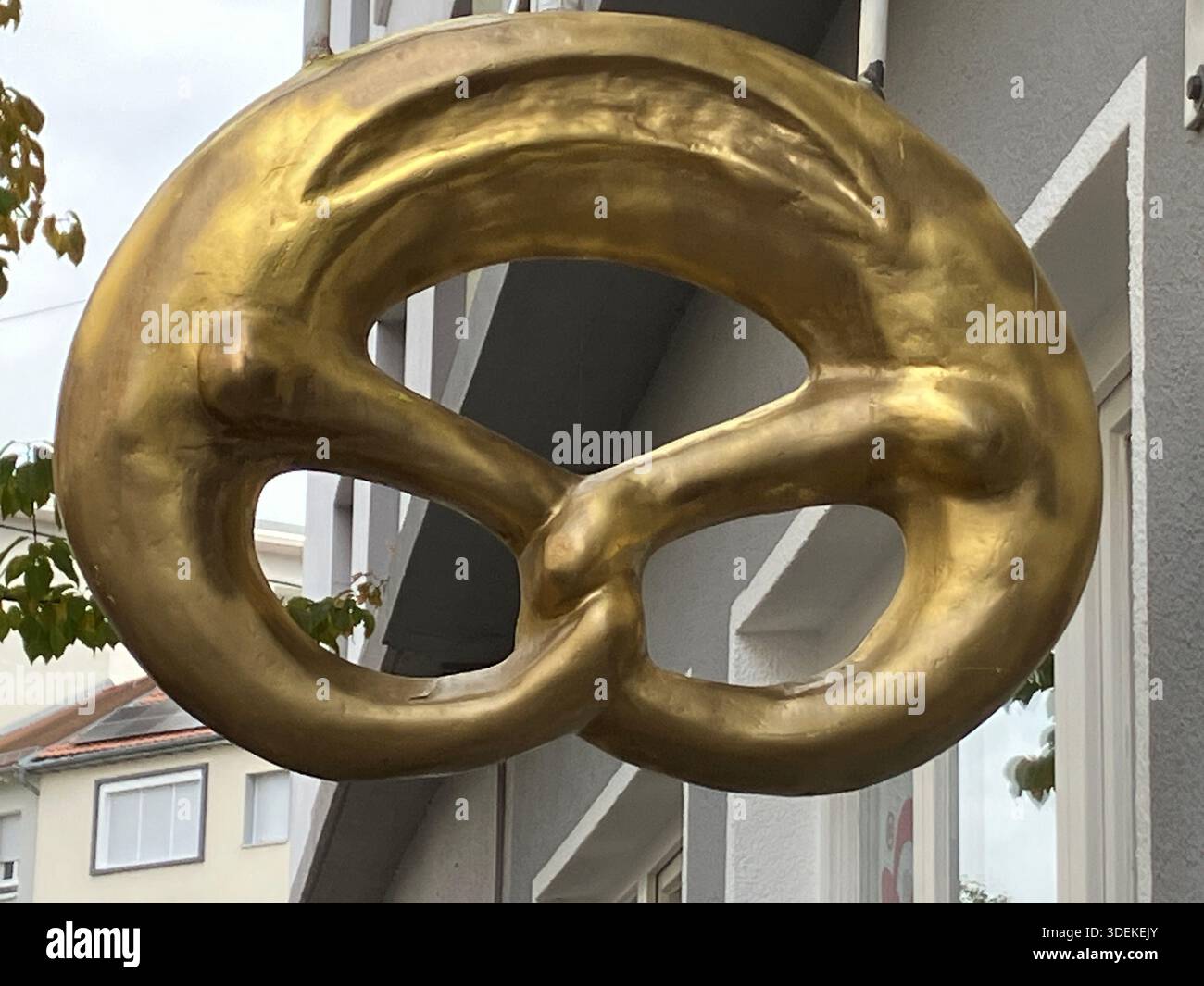 Germany. Pforzheim. Golden Pretzel Bakery sign outside Bäckerei Wiskandt Dillsteinerstraße (now closed). Stock Photo