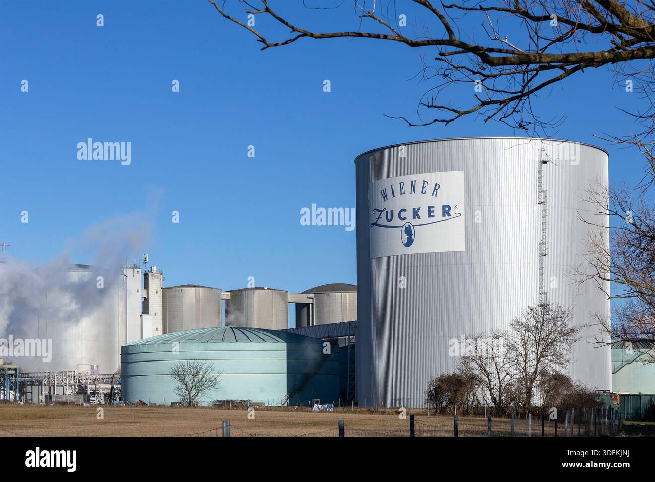 Agrana Zuckerfabrik in Tulln, Niederösterreich, Österreich // Agrana Sugar Factory in Tulln, Lower Austria, Austria - 20251230 PD6974 Stock Photo