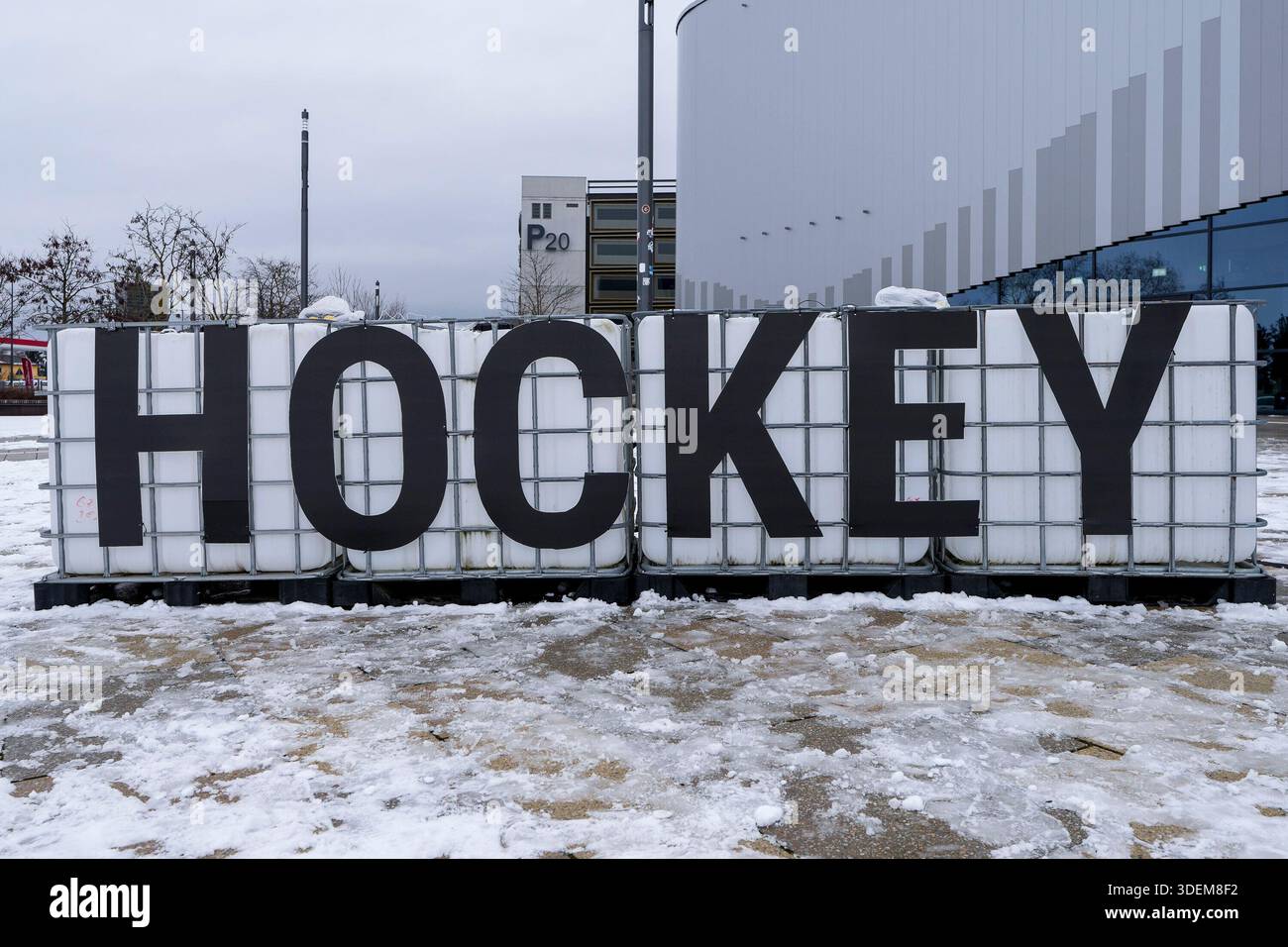 Der Schriftzug Hockey vor dem SNP dome in Heidelberg, Symbolfoto ...