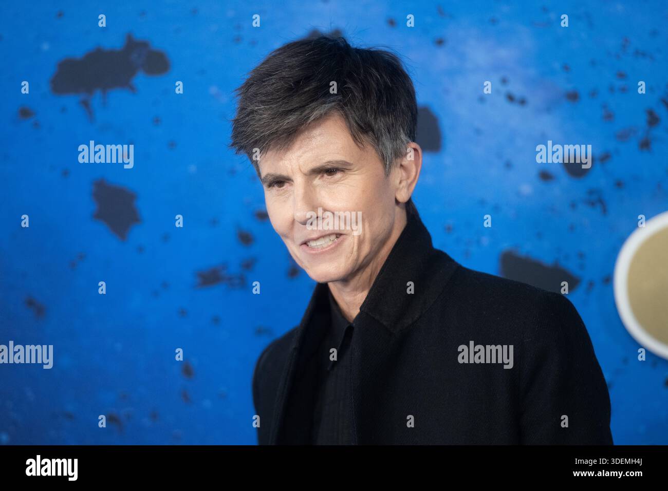 tig notaro long hair cigarette notaros deadpan always SENDS me 3,194 Tig Notaro Photos &