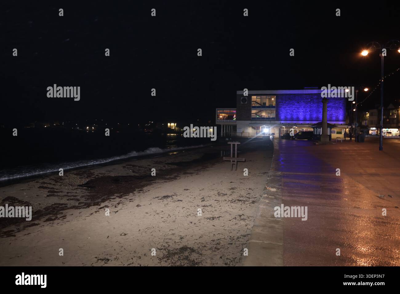 8th January 2026 - Storm Goretti’s “weather Bomb” sweeps and batters the south west of England including Swanage, Dorset as winds reach to more than 45mph and strong water currents hitting the seaside town shores - Credit: Jason Edwards(JPE photos)/alamy live news Stock Photo