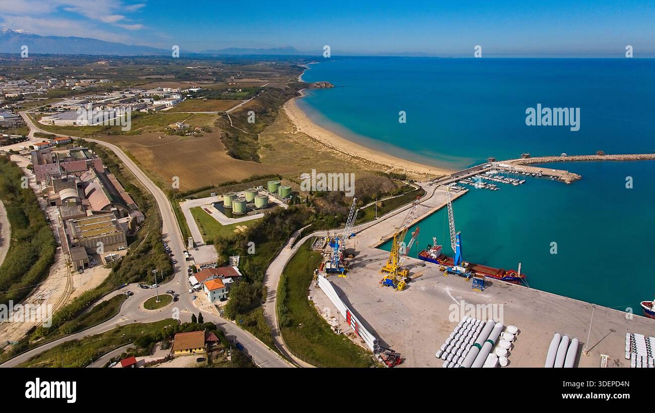 Harbour industry drone shot hi-res stock photography and images - Alamy