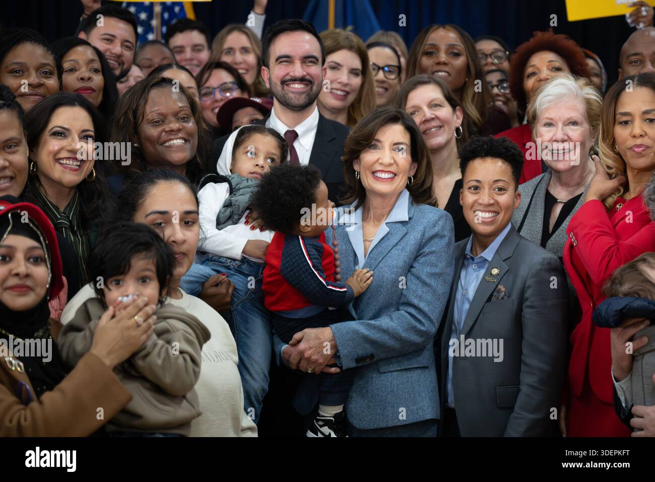 NY Governor Kathy Hochul and NY Mayor Zohran Mamdani unveil the ...