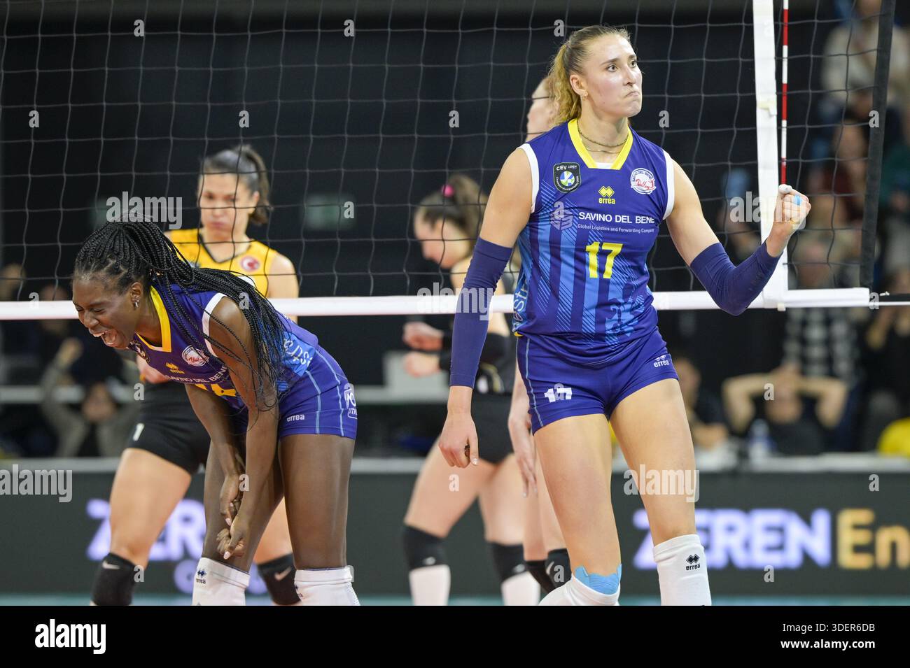 Linda Nwakalor Ekaterina Antropova During Savino Del Bene Scandicci Vs Linda Nwakalor Ekaterina Antropova During Savino Del Bene Scandicci Vs Vakifbank Istanbul Cev Champions League Women Volleyball Match In Florence Italy January 08 2026 3DER6DB