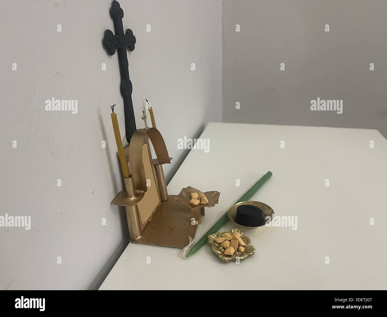 Altar of incense bible hi-res stock photography and images - Alamy
