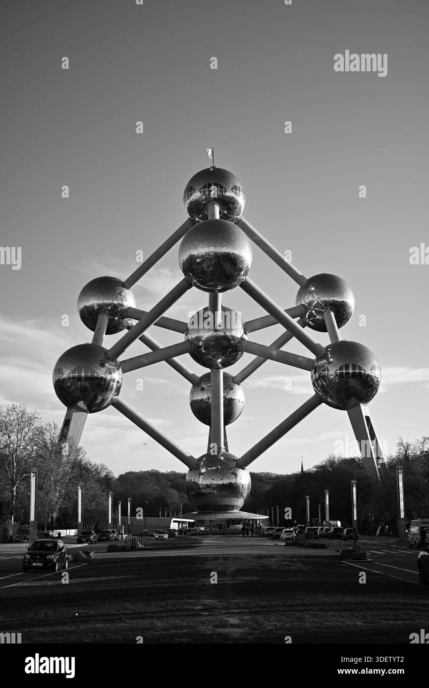 Atomium 1958 Black and White Stock Photos & Images - Alamy
