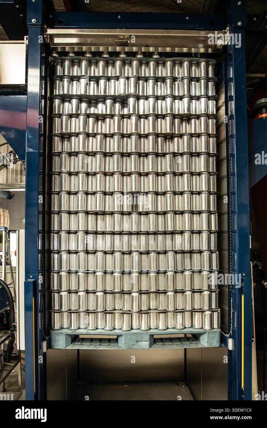 Pallet Labiling Aluminum plant labels hi-res stock photography and images - Alamy