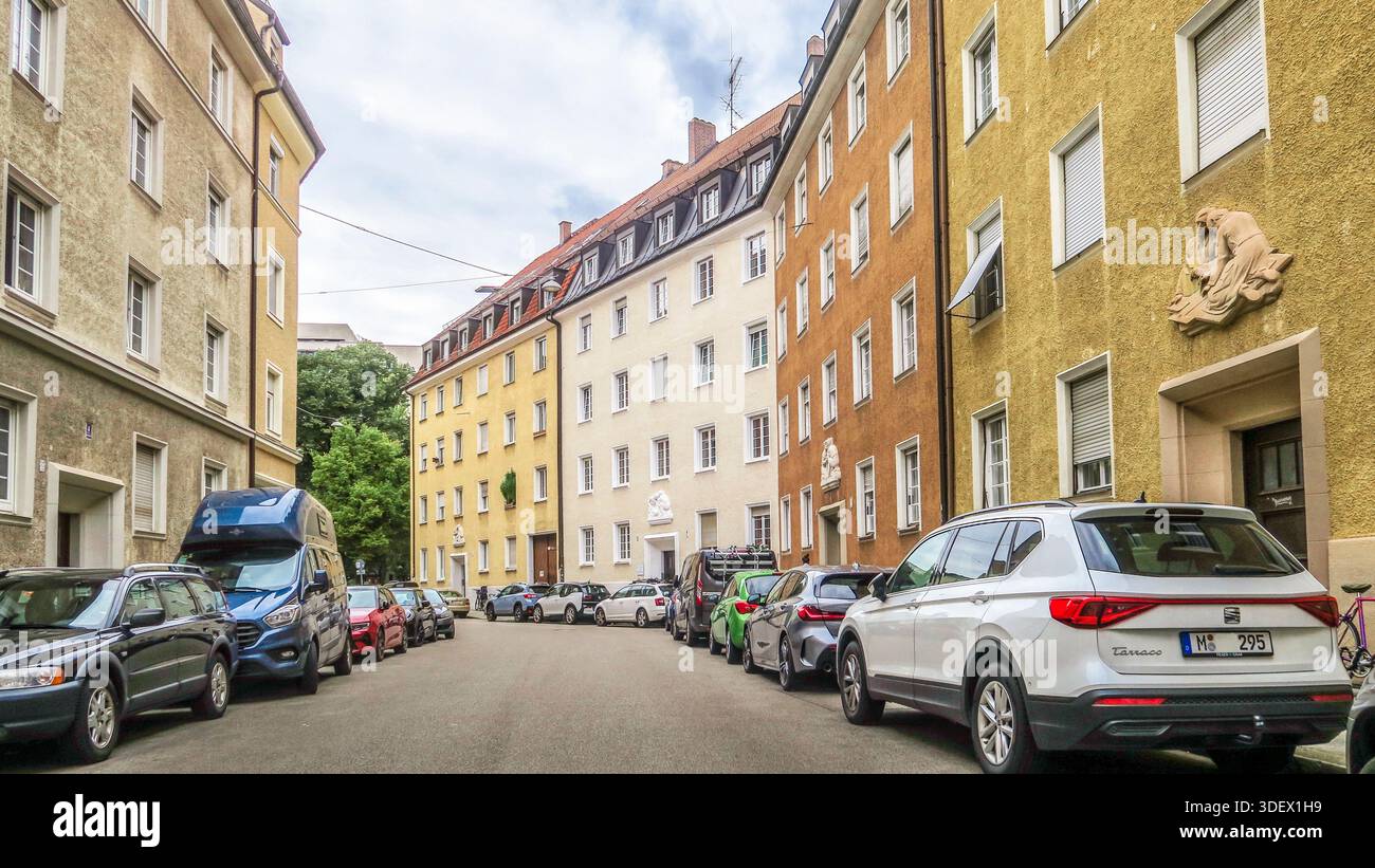 Inner street of the residential complex in Haidhausen in Munich. Built ...