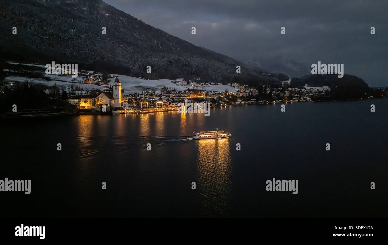 the-festively-illuminated-ships-of-wolfgangsee-schifffahrt-during-the