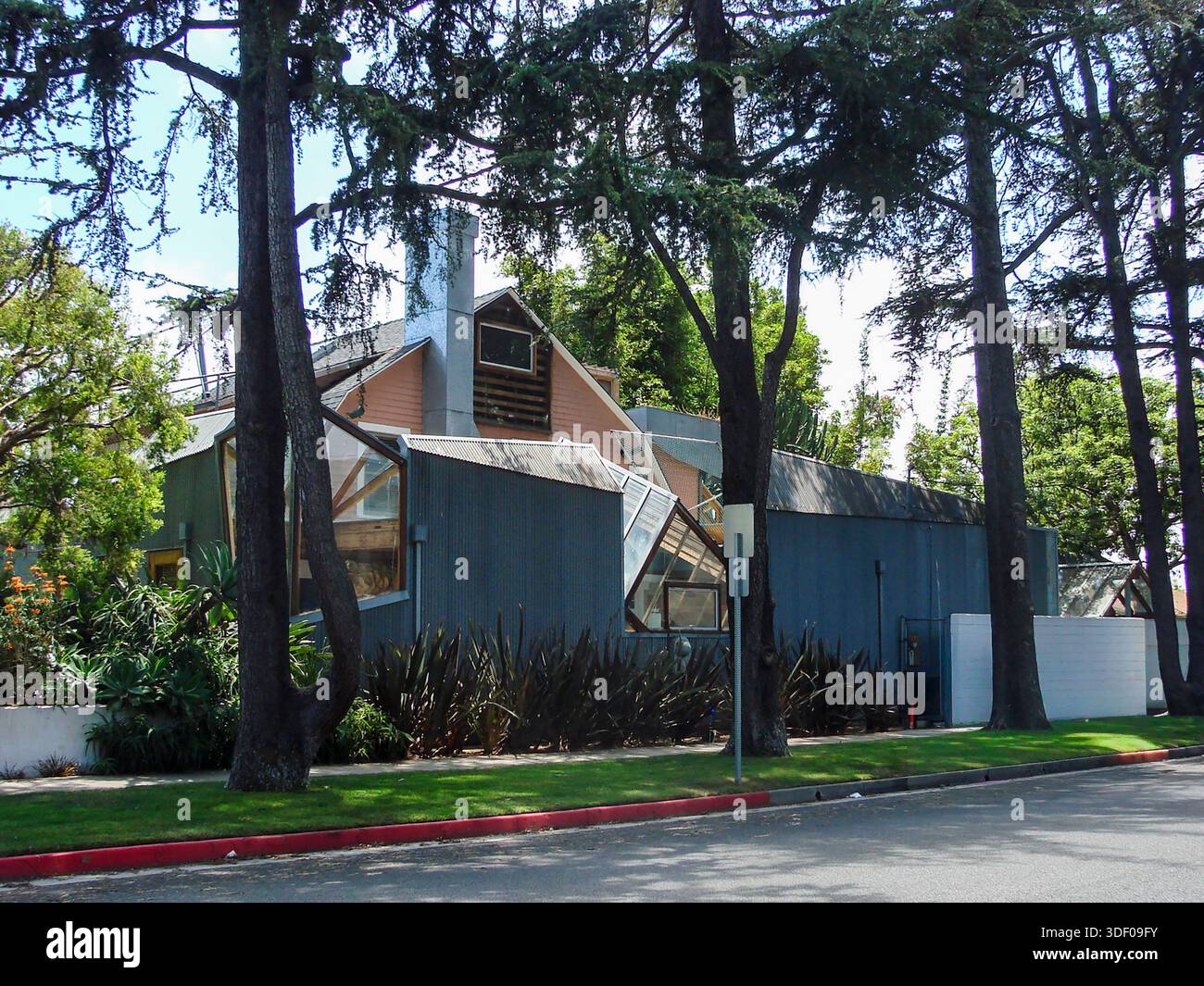 Frank gehry santa monica house hi-res stock photography and images - Alamy