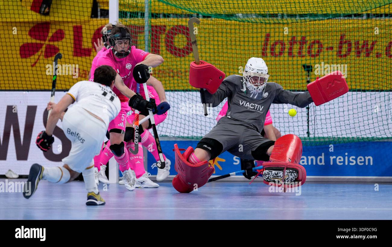 v.li.: Philippe Simar (Belgium, 11, Kapitän [captain]) scheitert mit ...