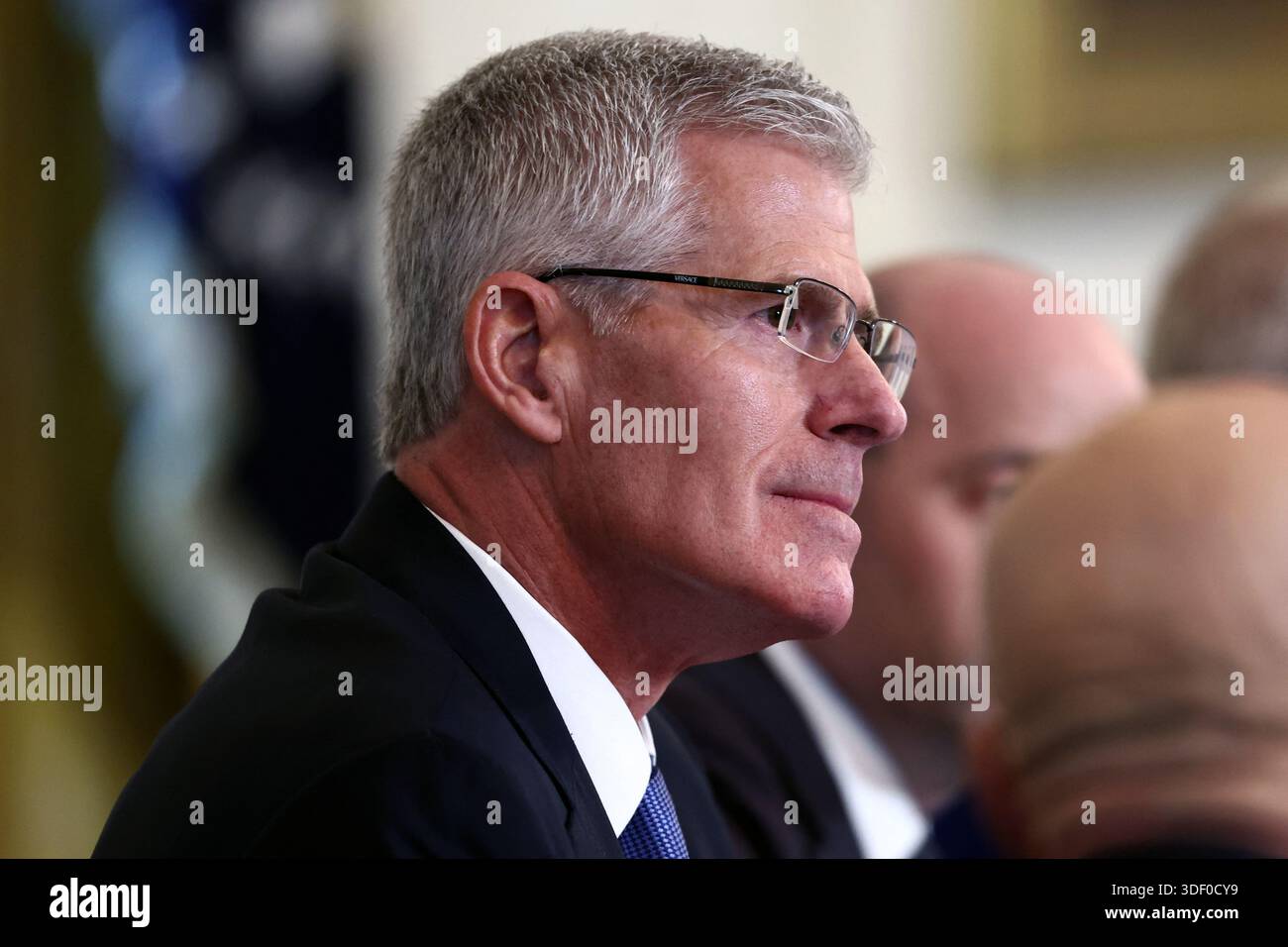 Washington, United States. 09th Jan, 2026. Mark Nelson, Vice Chairman of the Chevron Corporation, during a meeting between US President Donald Trump and oil and gas executives in the East Room of the White House in Washington, DC, USA, 09 January 2026. The meeting included executives from Exxon, Shell, Chevron and Conoco. Trump is hoping to persuade oil executives to return to Venezuela. EPA/JIM LO SCALZO/ POOL Credit: Abaca Press/Alamy Live News Stock Photo