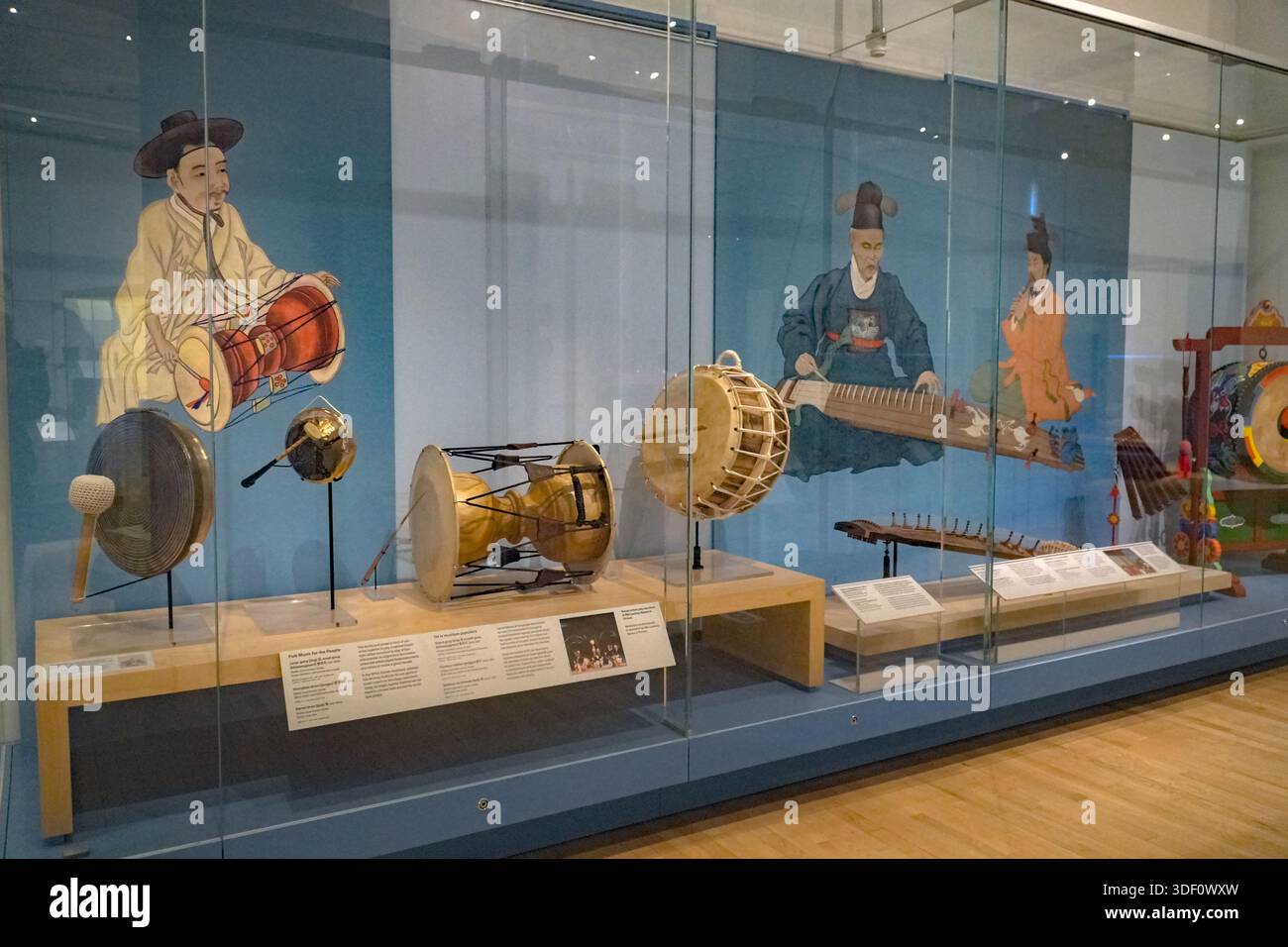 Royal Ontario Museum (ROM) Korean musical instruments. Traditional ...