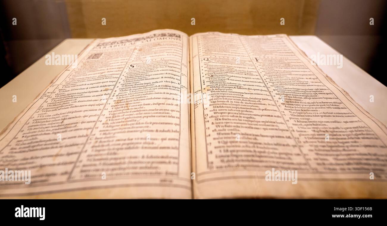Parable of solomon hi-res stock photography and images - Alamy