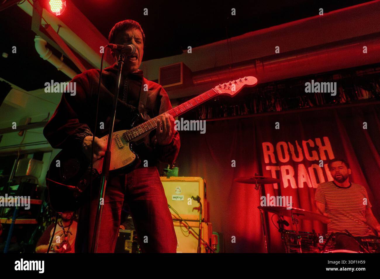 London UK 9 January 2026 The Cribs In Concert Pictured Left To london-uk-9-january-2026-the-cribs-in-concert-pictured-left-to