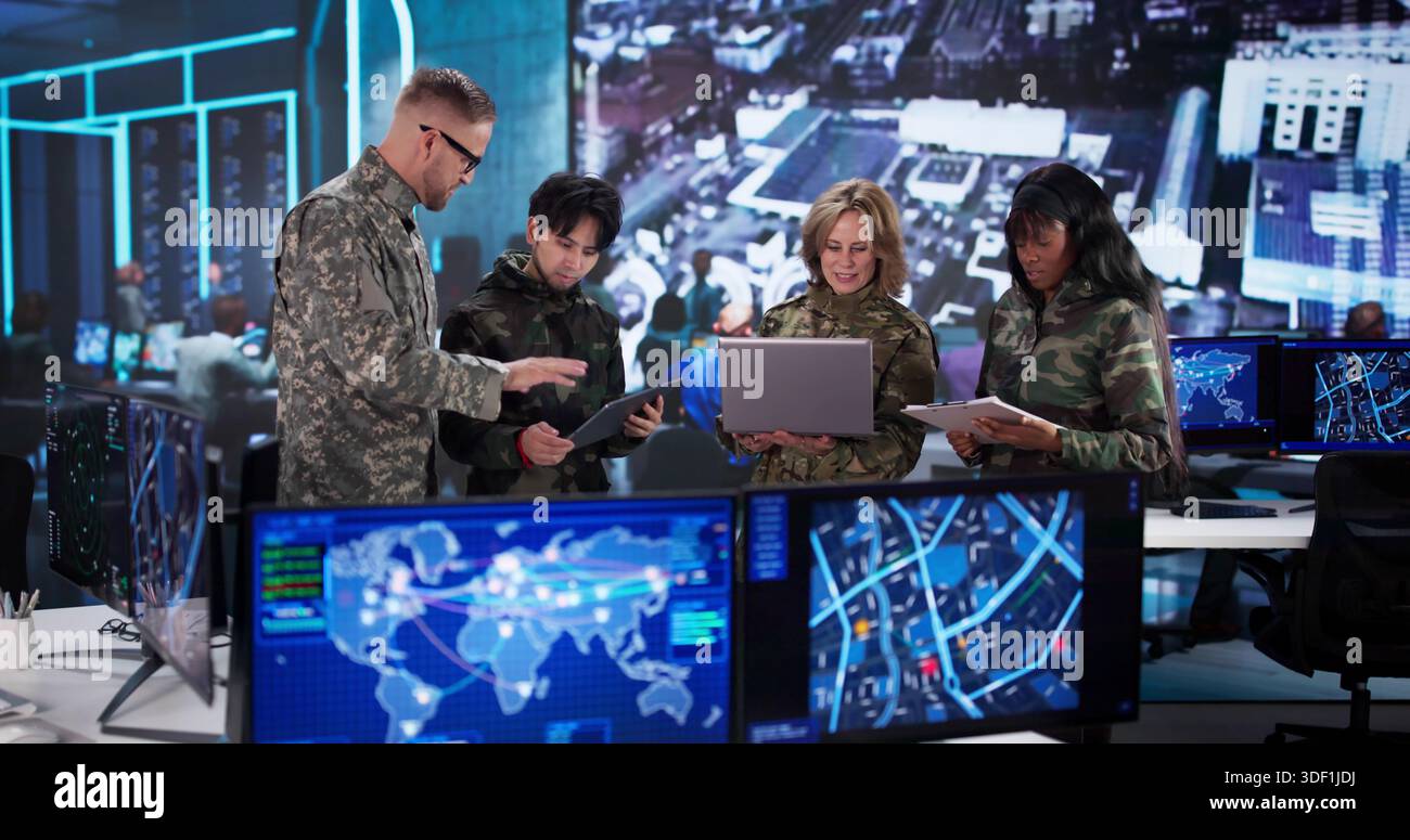 Army command center laptop hi-res stock photography and images - Alamy