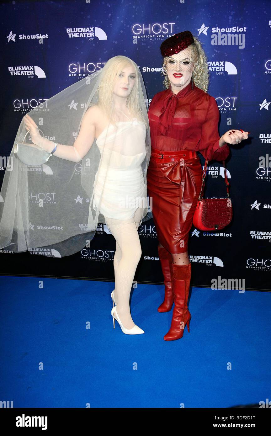 Sam Uff Uff und Sheila Wolf bei der Premiere des Musicals Ghost - Nachricht von ...