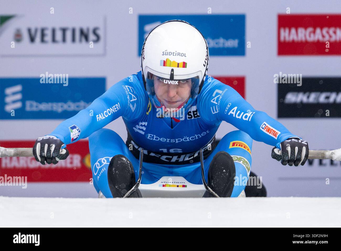 Winterberg, Germany. 10th Jan, 2026. Luge: World Cup, single-seater, women, 1st run: Verena Hofer (Italy) starts her run. Credit: David Inderlied/dpa/Alamy Live News Stock Photo