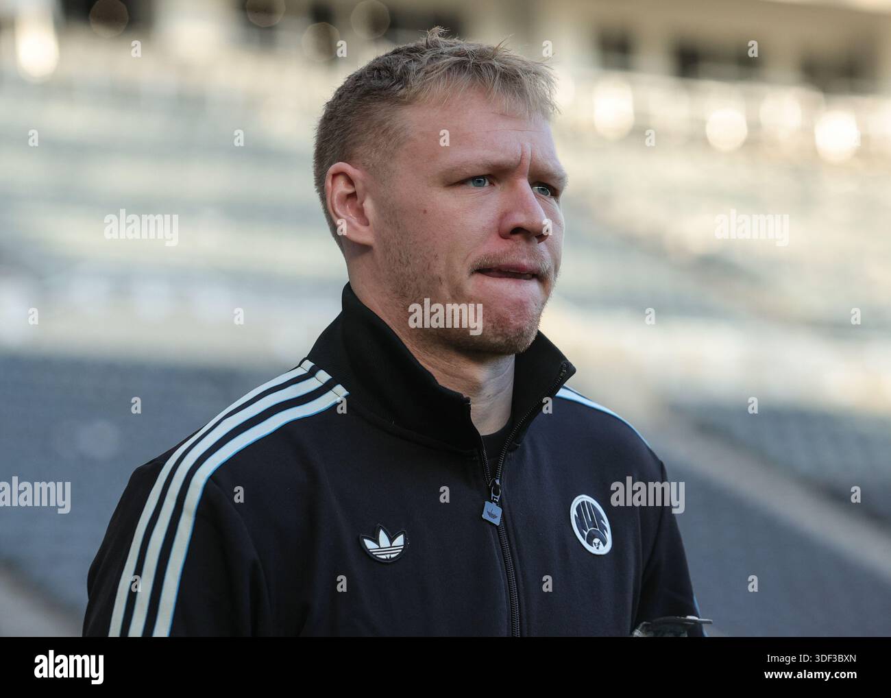 Newcastle United goalkeeper Aaron Ramsdale arrives ahead of the ...