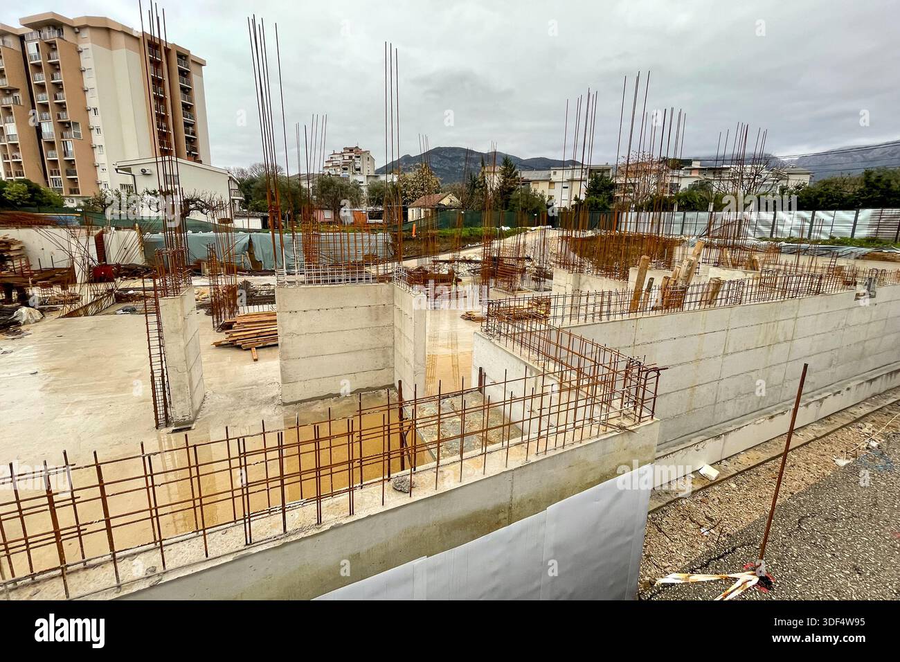Wals Building Construction site of multi storey residential building at stage of ...