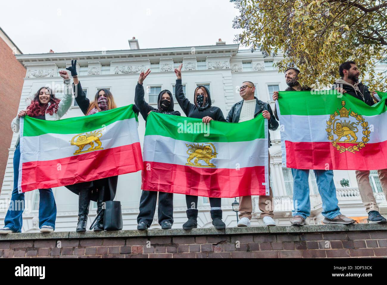 Iranian Embassy, London, UK. 10th January 2026. Members of the Iranian community filled the road opposite the Iranian Embassy in London with huge public demonstration in support of the protests in Iran and against the Islamic Republic and Ayatollah, calling for freedom from oppression and exiled Crown Prince Reza Pahlavi as their leader. Credit: Amanda Rose/Alamy Live News Stock Photo