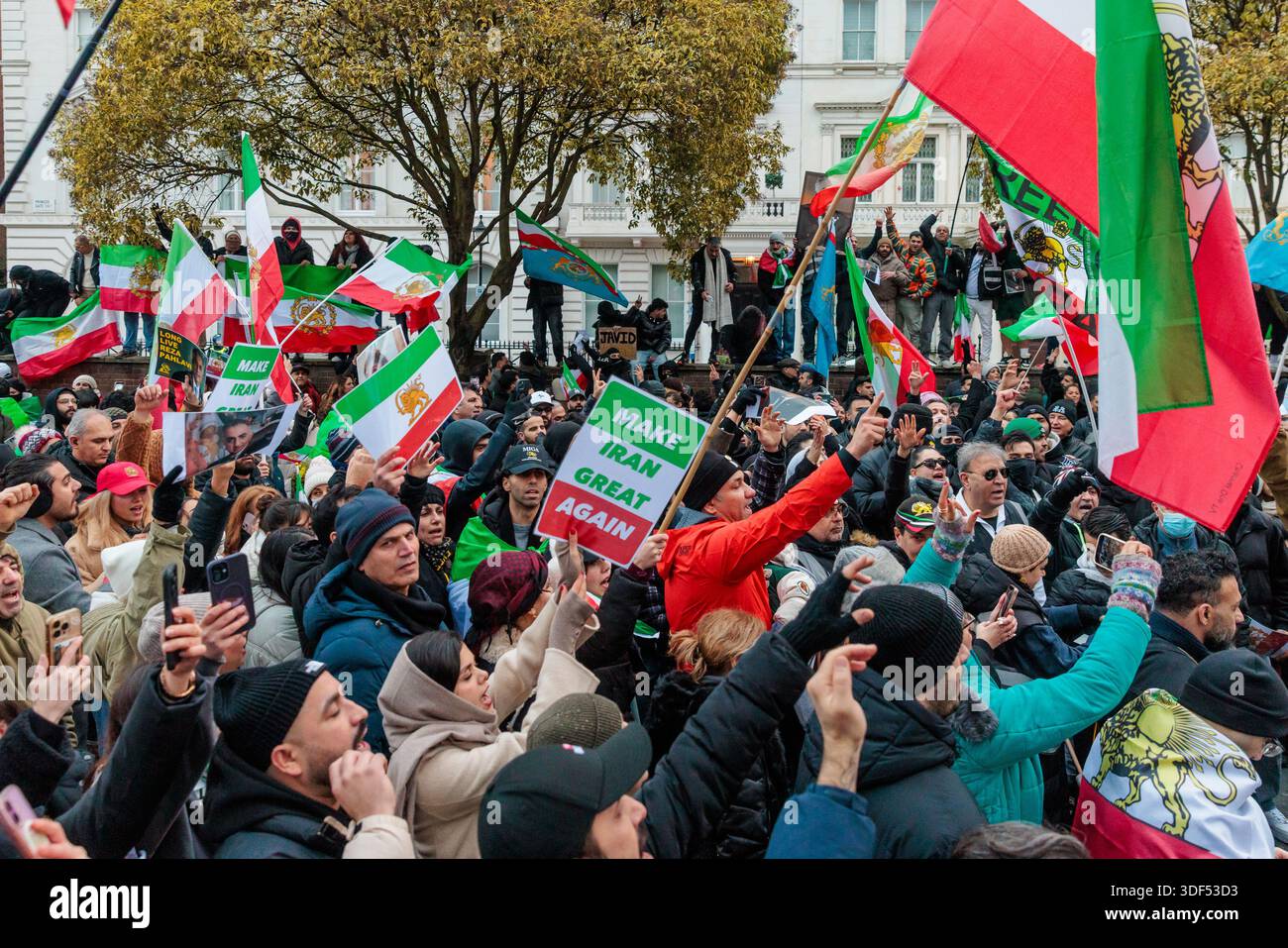 Iranian Embassy, London, UK. 10th January 2026. Members of the Iranian community filled the road opposite the Iranian Embassy in London with huge public demonstration in support of the protests in Iran and against the Islamic Republic and Ayatollah, calling for freedom from oppression and exiled Crown Prince Reza Pahlavi as their leader. Credit: Amanda Rose/Alamy Live News Stock Photo