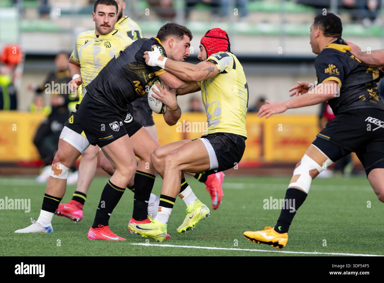 Simon Renda of Montauban during the Challenge Cup match between ...