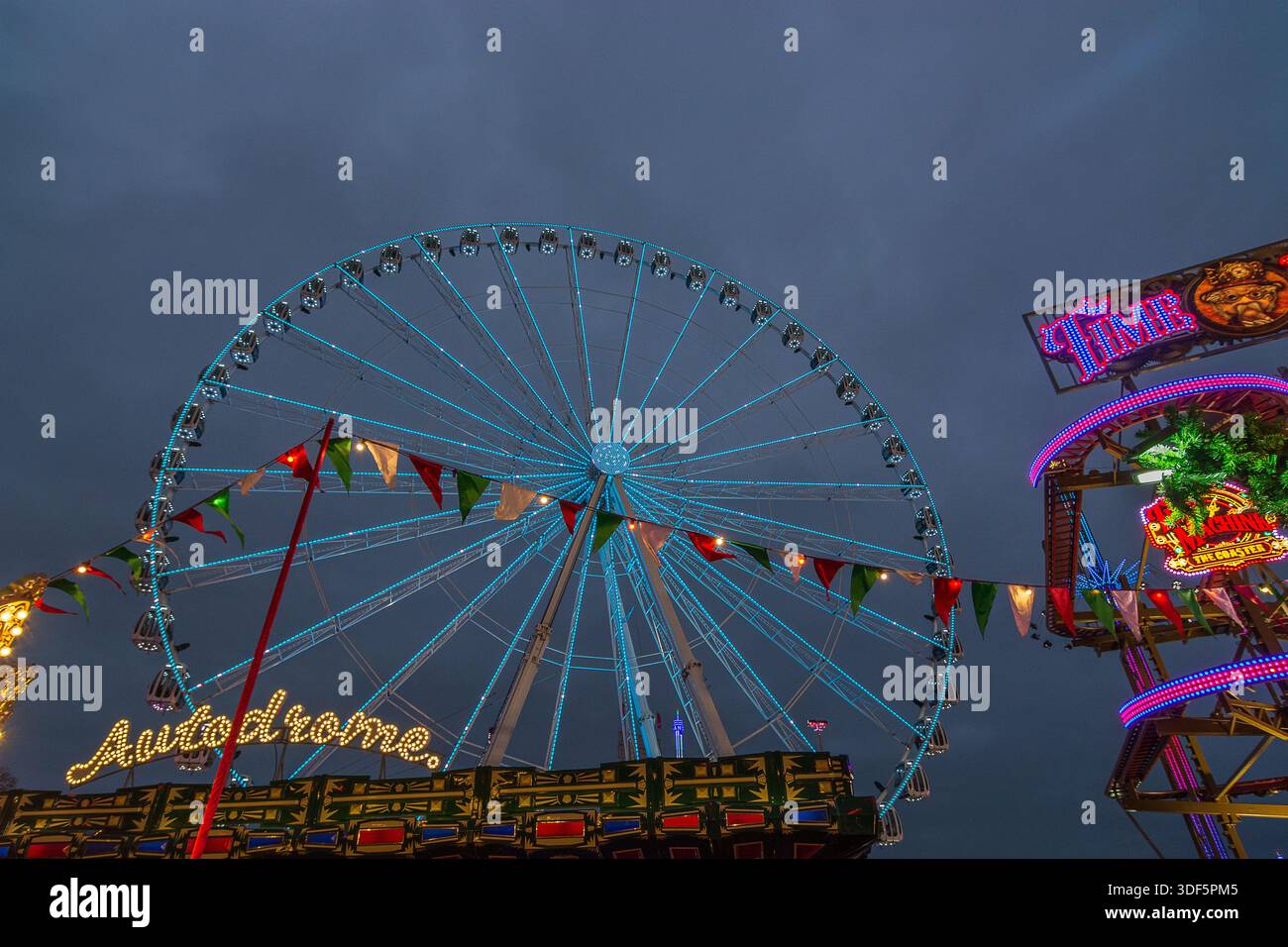 Big wheel and fair ground rides, Hyde Park hyde Winter Wonderland ...