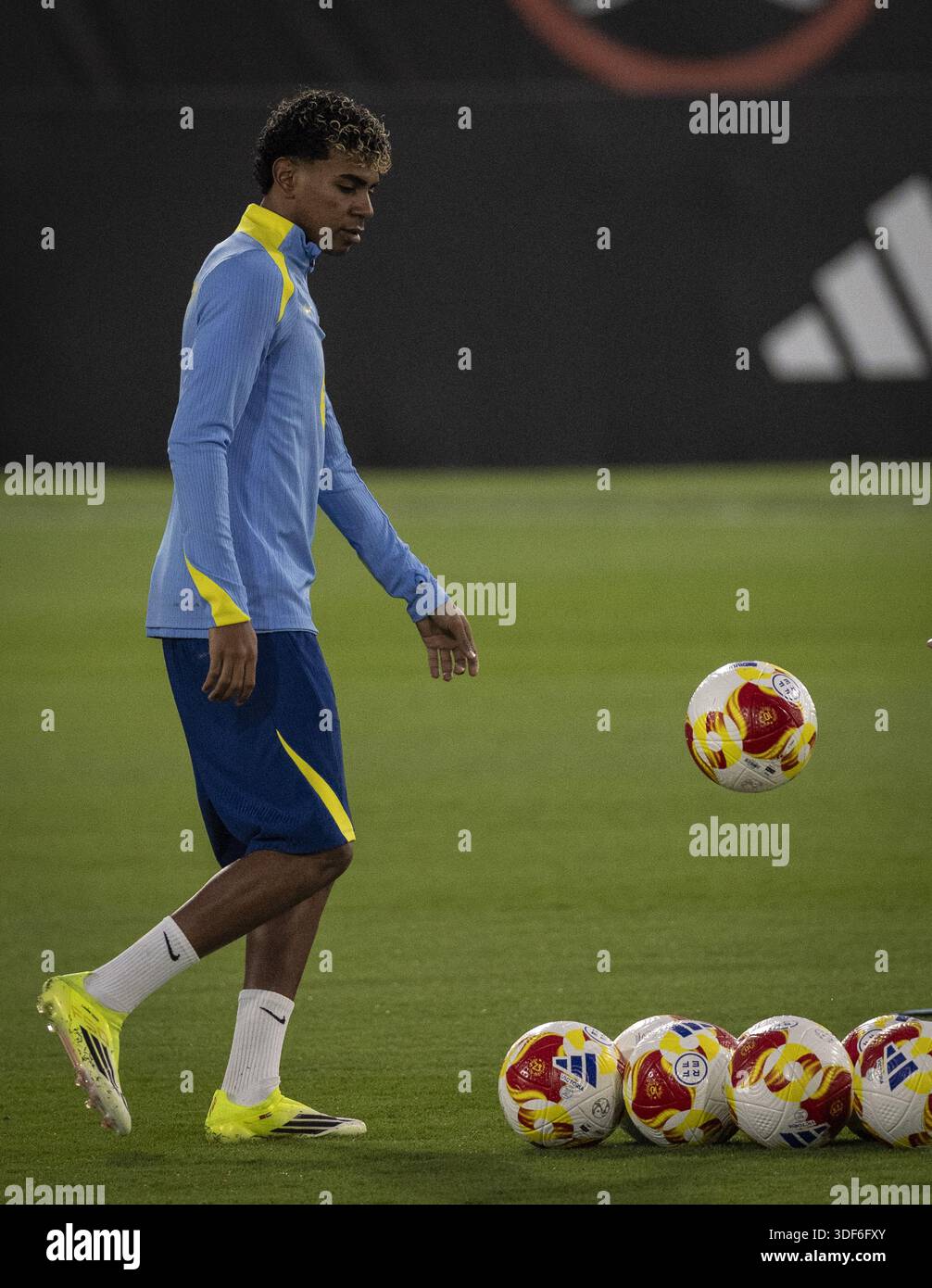 lamine-yamal-of-barcelona-during-a-training-session-at-the-king