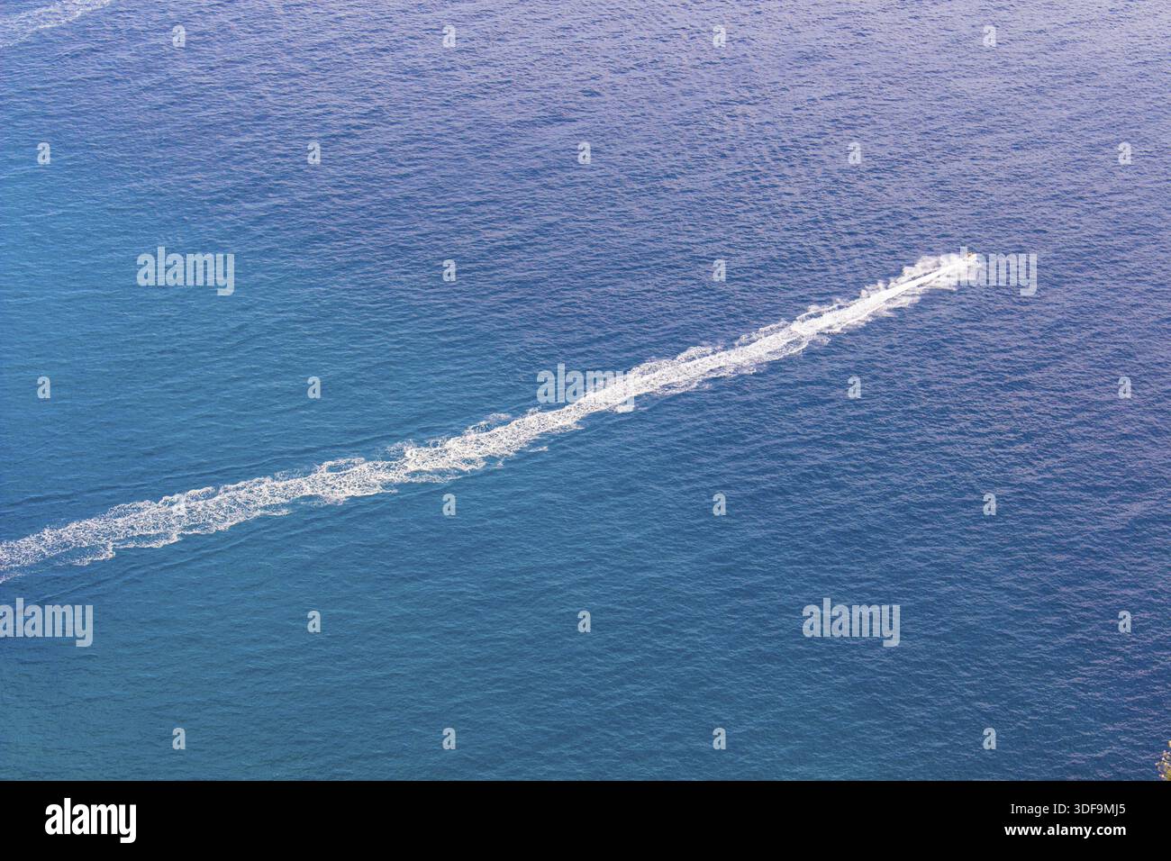 Mediterranean Sea: Speedboat cruising Stock Photo - Alamy