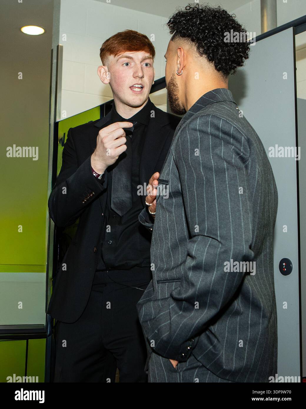 Angry Ginge and Sam Cox of Yanited talk and joke in changing room at ...