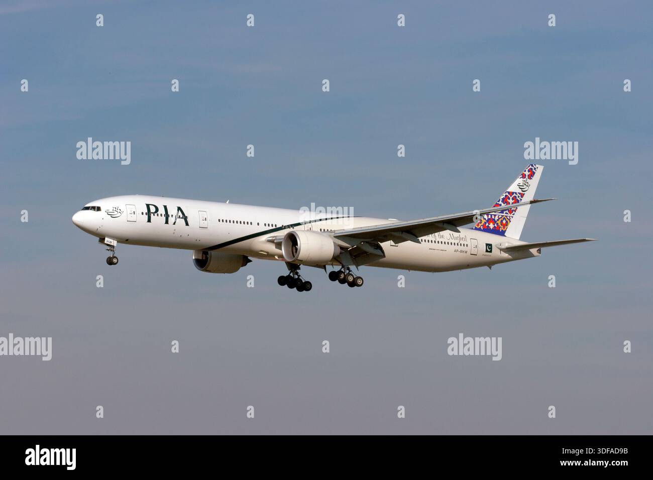 Pia 777 200 hi-res stock photography and images - Alamy