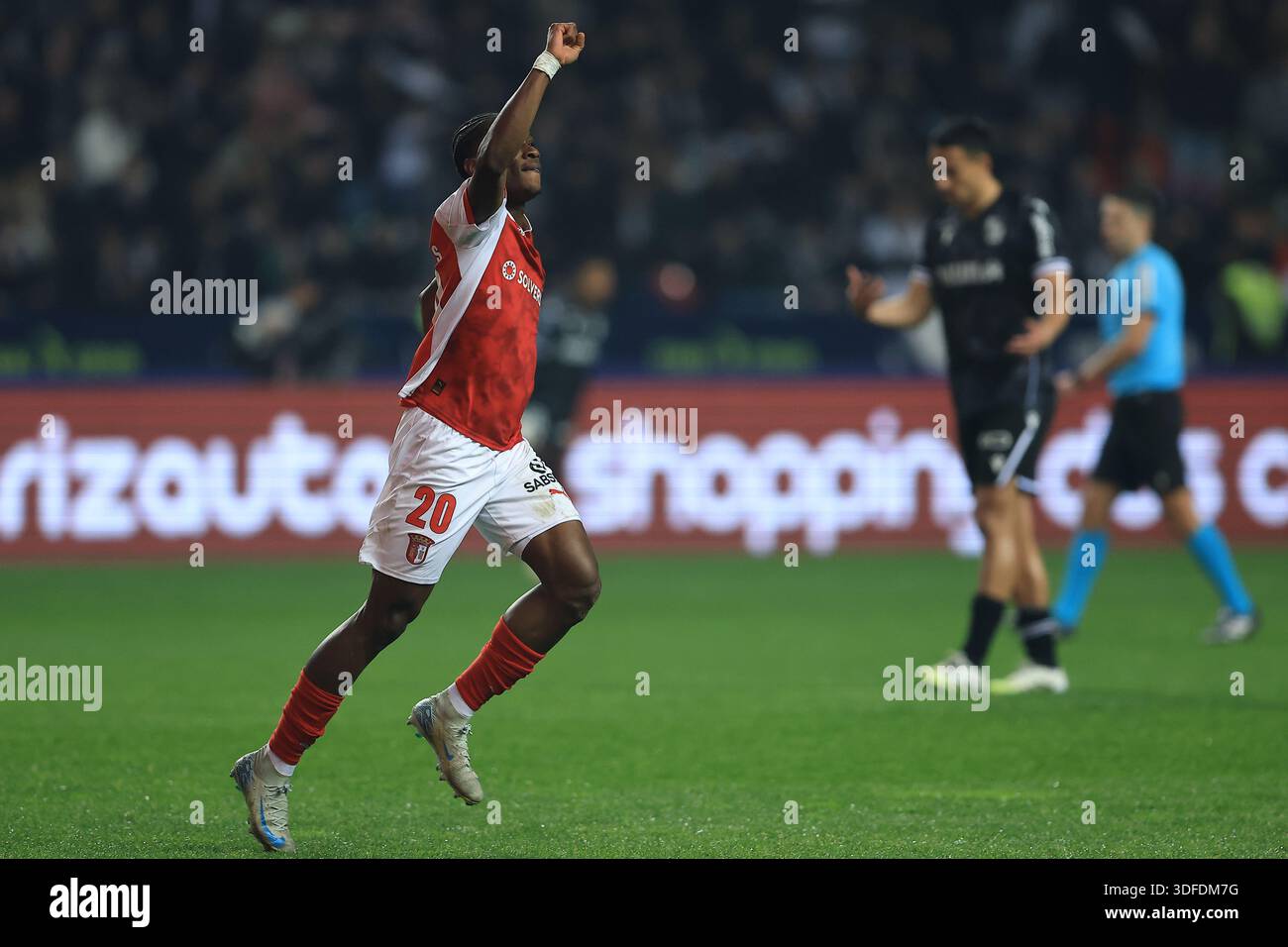 Paris Saint-Germain has finalized a deal to secure a right of first refusal on SC Braga midfielder