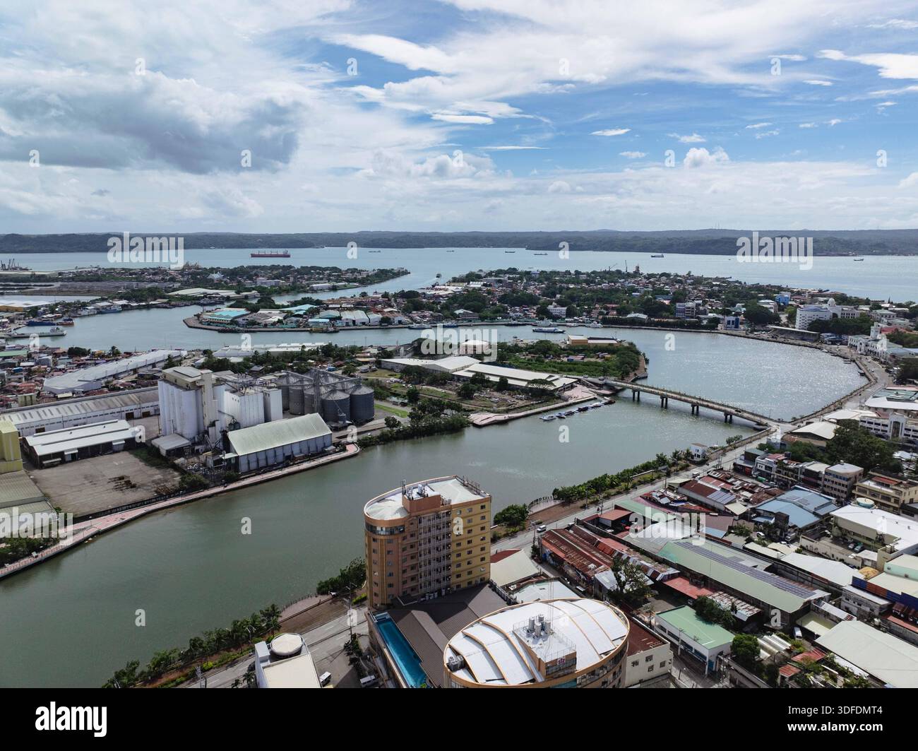 Philippines bridges hi-res stock photography and images - Alamy