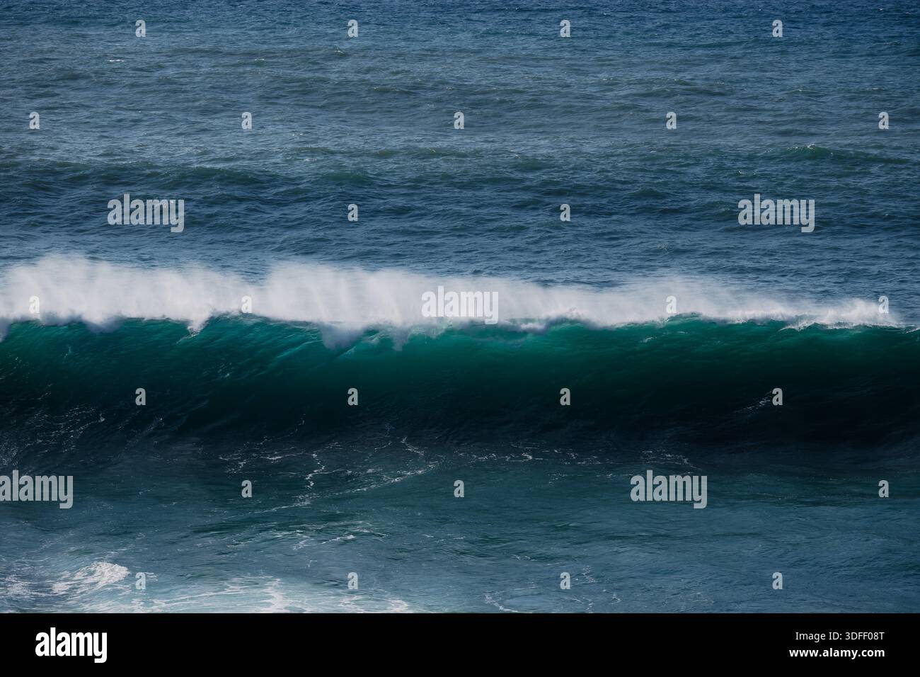 Vast ocean swells form hi-res stock photography and images - Alamy