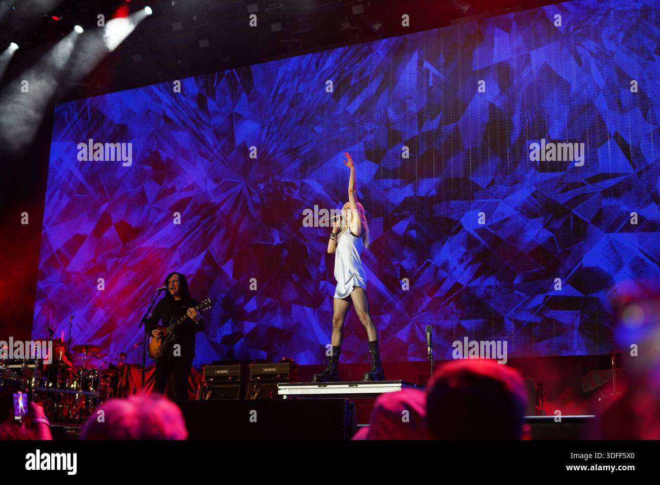 The lead singer of The Pretty Reckless is Taylor Momsen performs in ...