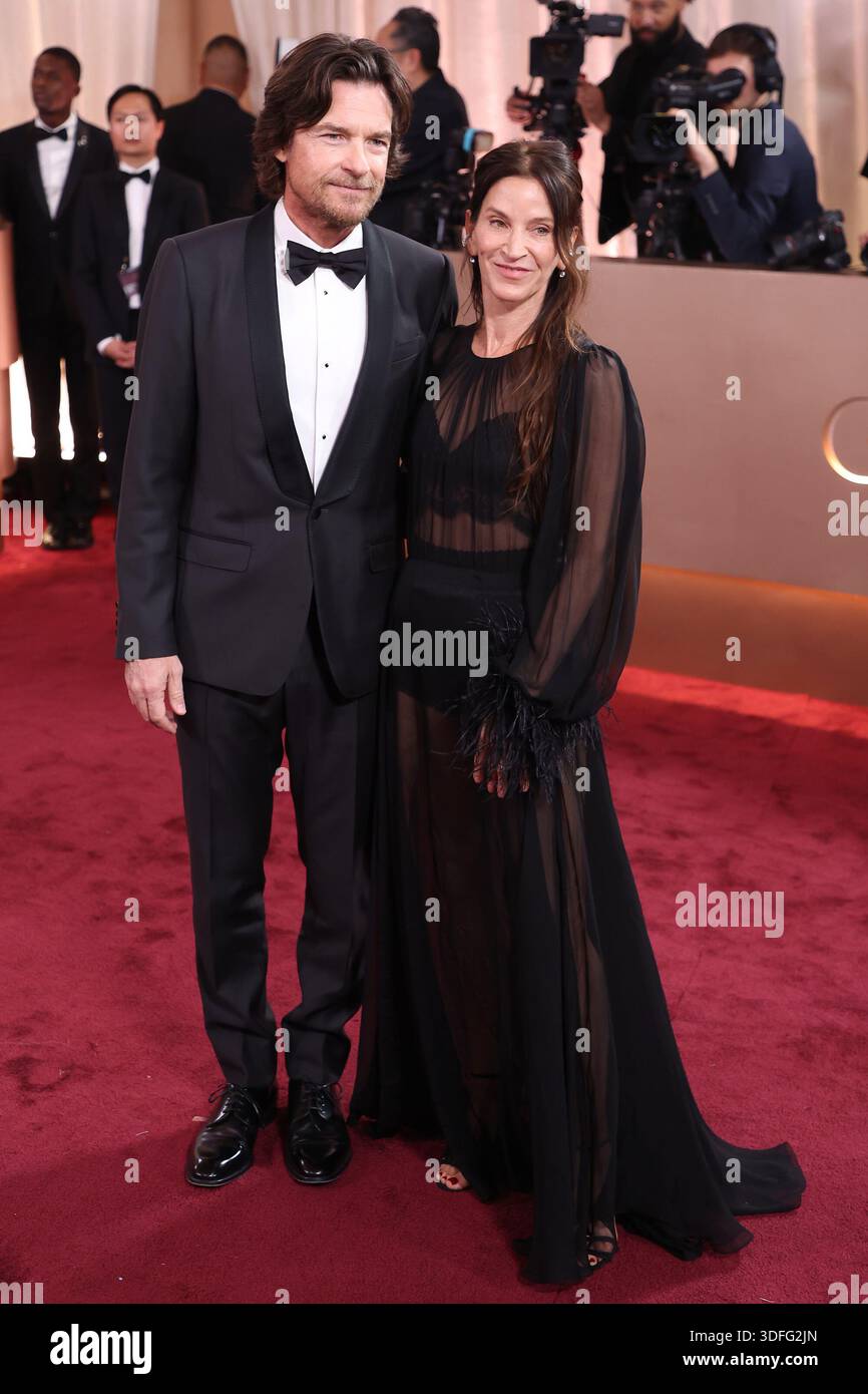 BEVERLY HILLS, CALIFORNIA - JANUARY 11: Jason Bateman and wife Amanda Anka at the 83rd Annual Golden Globe Awards at The Beverly Hilton on January 11, 2026 in Beverly Hills, California. EDITORIAL USAGE ONLY! Not for Commercial USAGE! Stock Photo